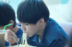 娱乐吃瓜酱王俊凯,娱乐吃瓜界的“酱王”风采