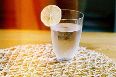 娱乐吃瓜酱两瓶水,揭秘两瓶水背后的秘密